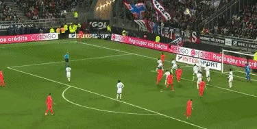 湖人队友有多差？两数据全靠东契奇支撑，替补加起来不如对手一将