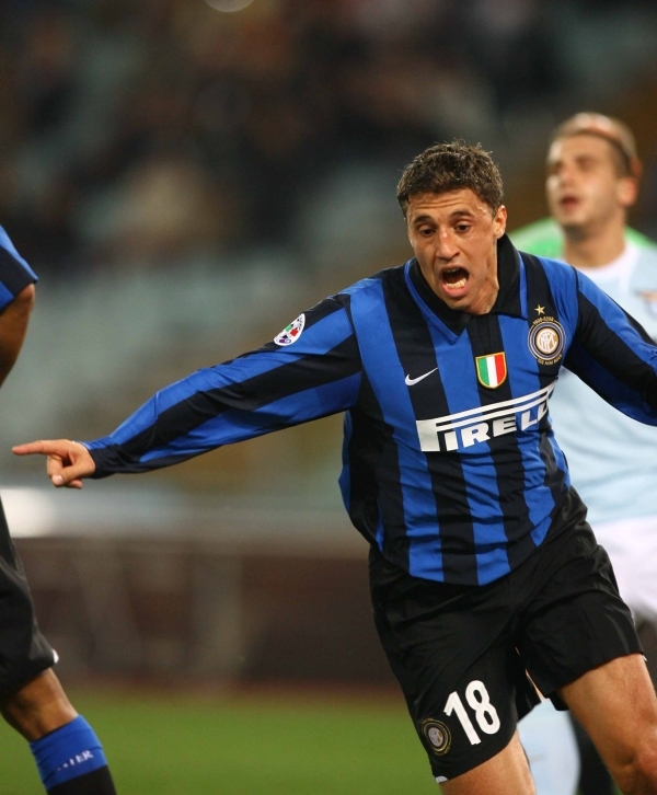 谢什科梅开二度难救主，2-2爆冷！曼联3连平，利物浦隔空收礼