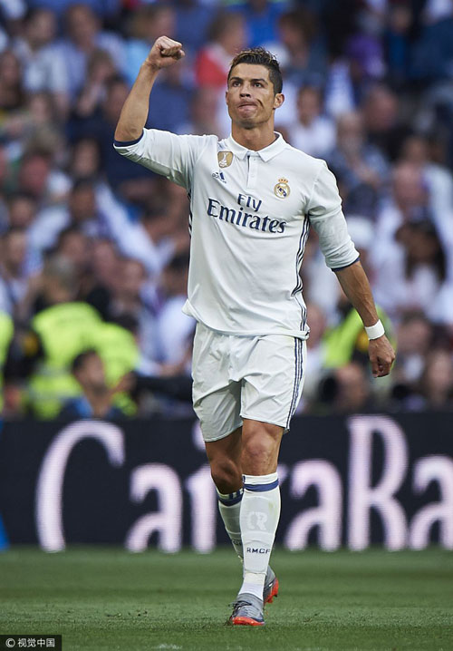 东契奇狂砍42分 德罗赞火力全开 湖人客场惜败国王112比124