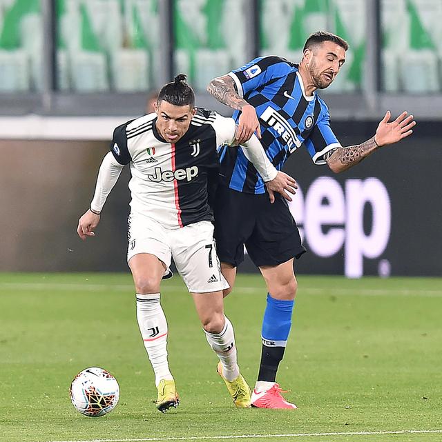 欧冠-劳塔罗破门帕瓦尔弑旧主 国米总比分4-3拜仁 [国际足球欧冠]