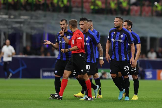 F1：周冠宇凯迪拉克车队储备车手