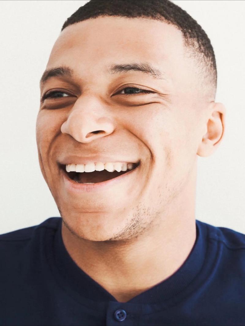 《银与绯》定档6月26日，哥特暗黑世界全球同步上线！